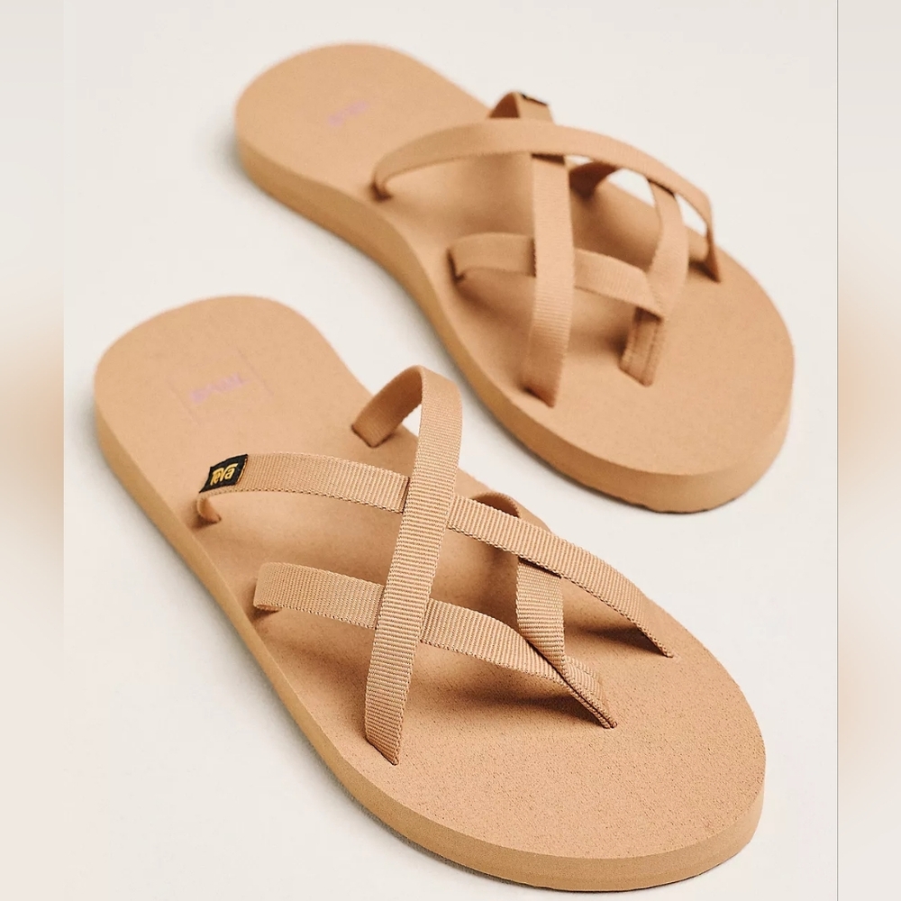 Teva Olowahu Cross-Strap Sandals